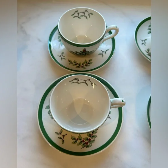 Spode Christmas Cup and Saucer Set of 4 - Picture 3 of 7
